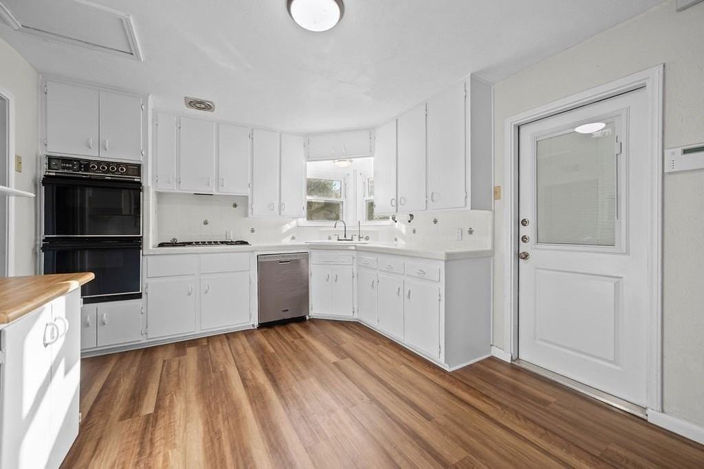 450 Claremore St - Photo 3 of 17