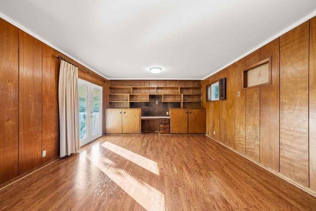 450 Claremore St - Photo 5 of 17