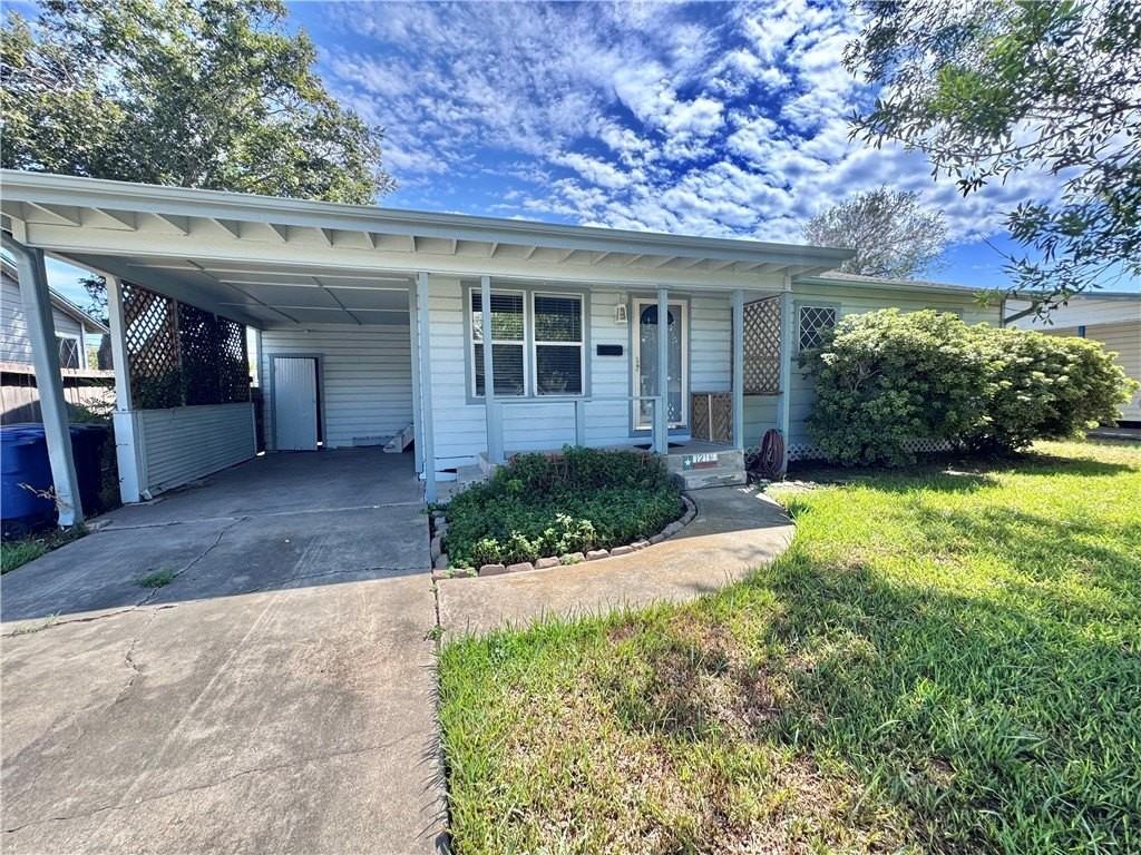 1218 Whitaker Dr - Photo 2 of 14