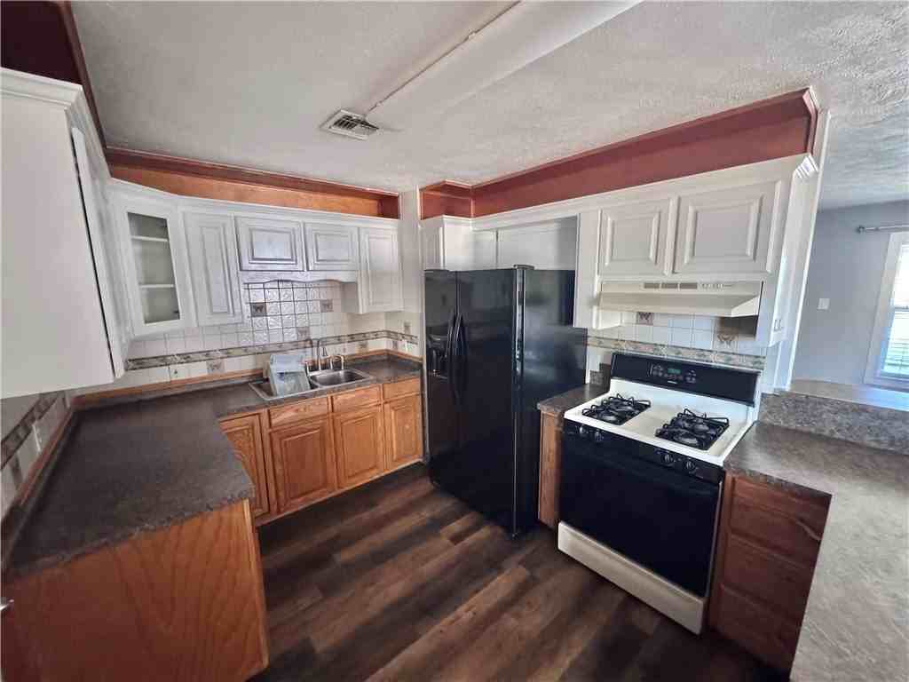 1218 Whitaker Dr - Photo 7 of 14
