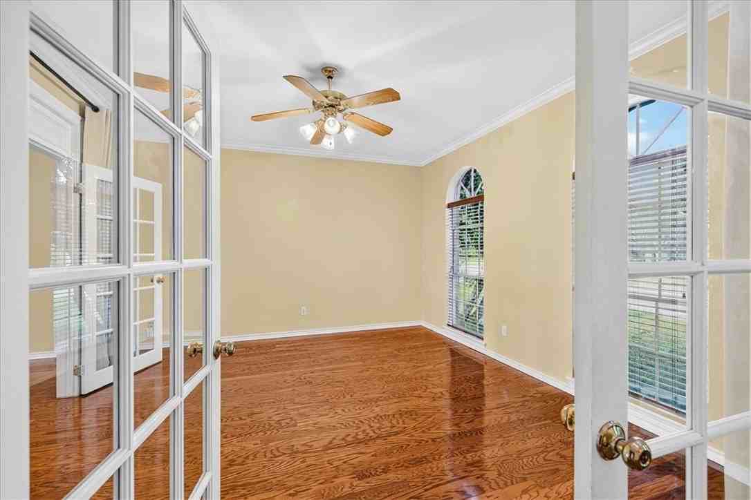 7022 Dunsford Dr - Photo 5 of 50