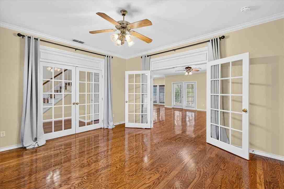 7022 Dunsford Dr - Photo 6 of 50