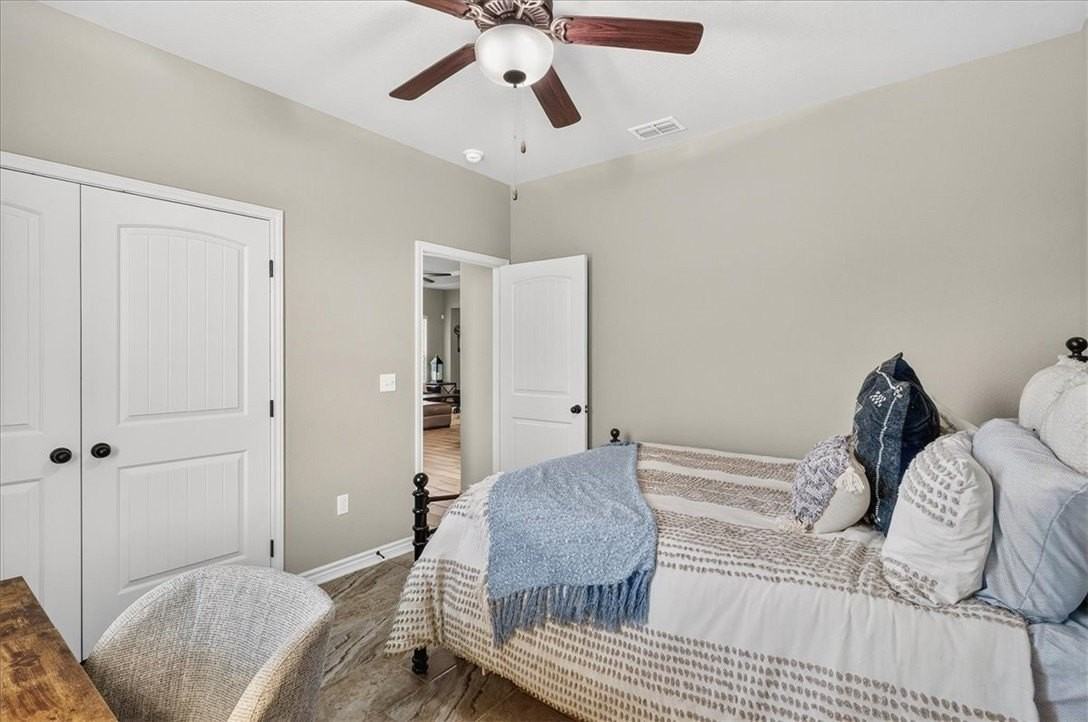 3126 N Oso Pkwy - Photo 7 of 40