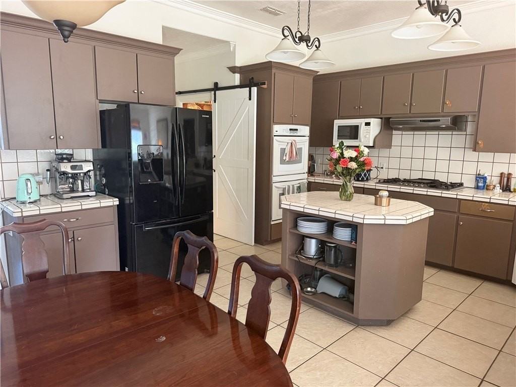 15815 Vincent Dr - Photo 5 of 12