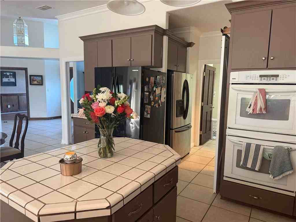 15815 Vincent Dr - Photo 7 of 12