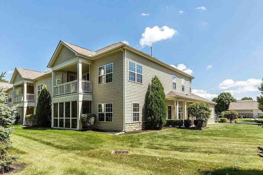 9065 Polaris Lakes Dr - Photo 4 of 28