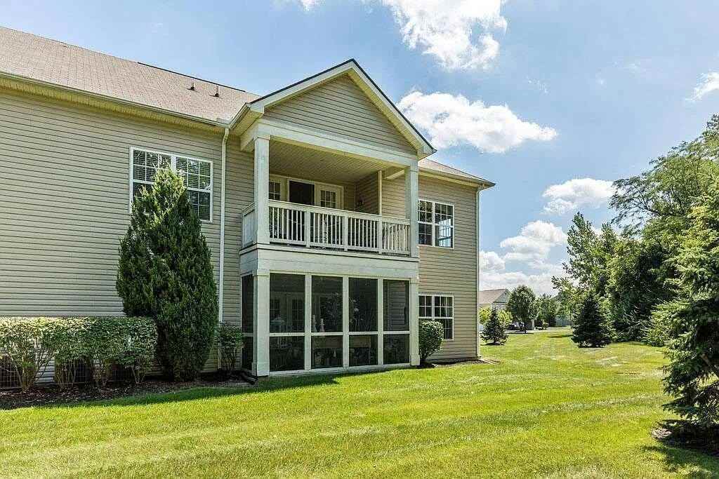 9065 Polaris Lakes Dr - Photo 5 of 28