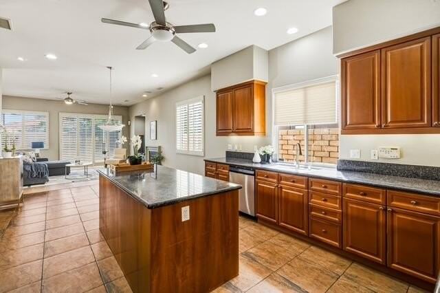 2 Brentwood Way - Photo 6 of 8