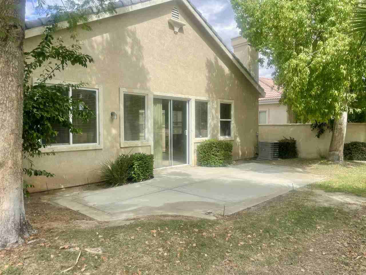 49634 Wayne St - Photo 4 of 26