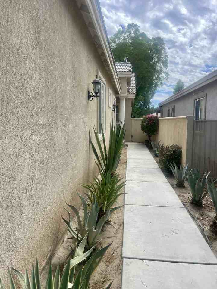 49634 Wayne St - Photo 5 of 26