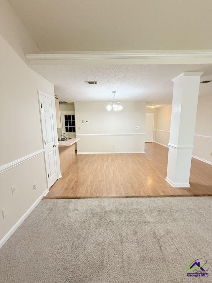 121 Bayside Cir - Photo 6 of 16