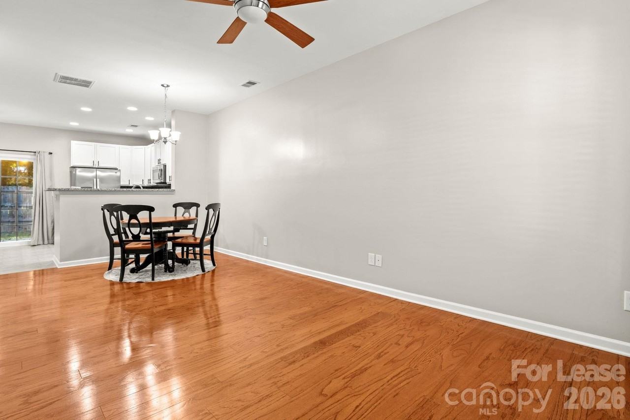 2080 Shady Pond Dr - Photo 3 of 31