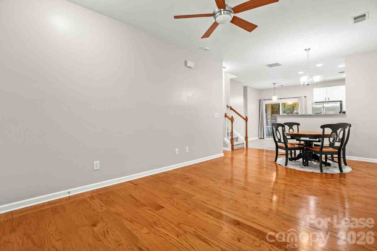 2080 Shady Pond Dr - Photo 4 of 31
