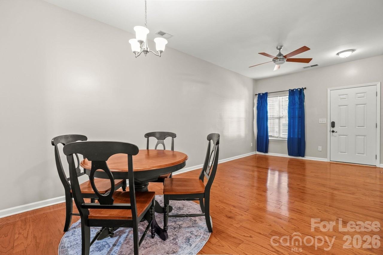 2080 Shady Pond Dr - Photo 5 of 31