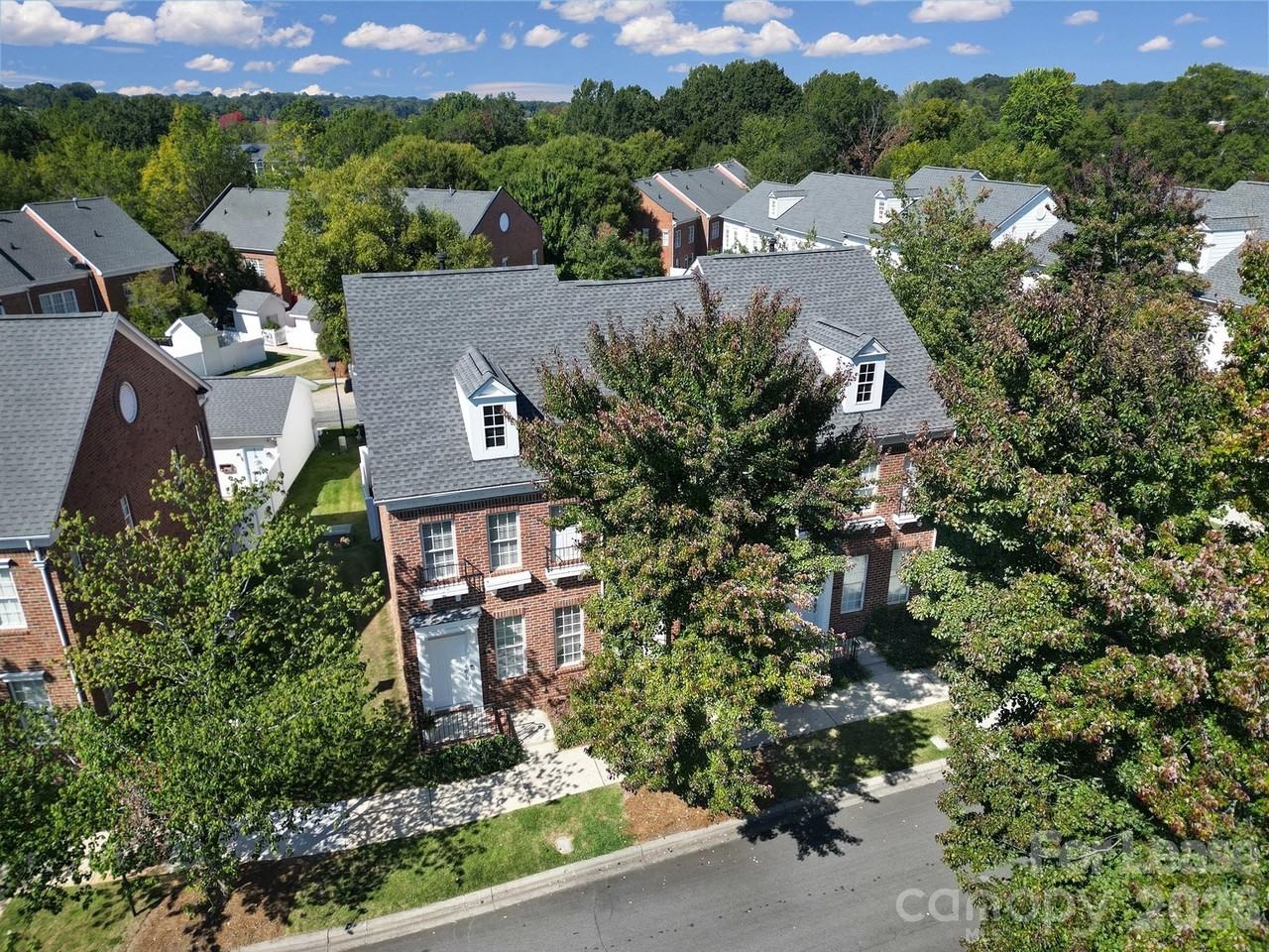 635 Old Meeting Way - Photo 2 of 30