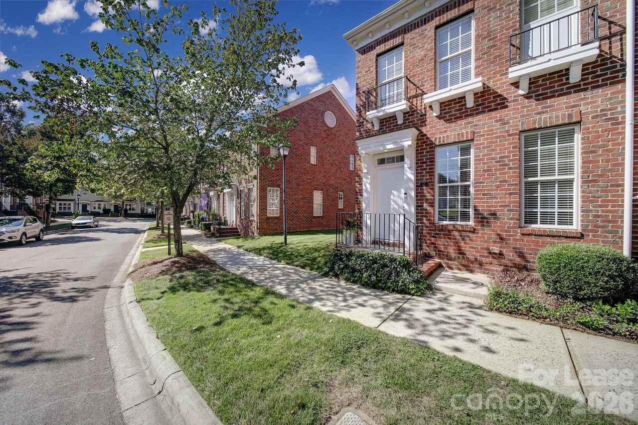 635 Old Meeting Way - Photo 3 of 30