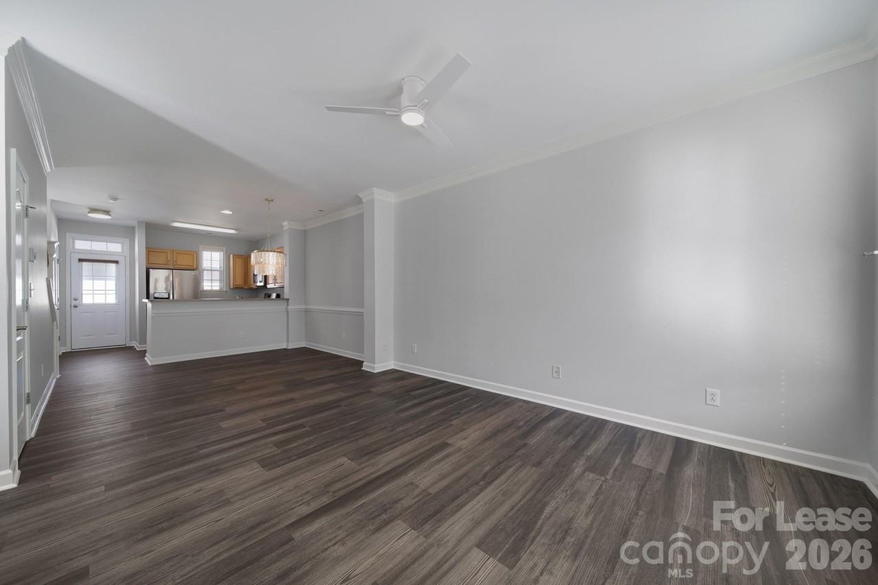 635 Old Meeting Way - Photo 6 of 30