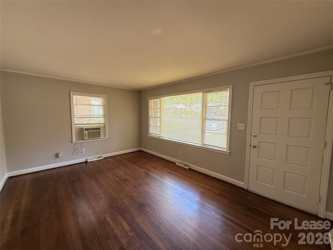4709 Morgan St - Photo 3 of 17