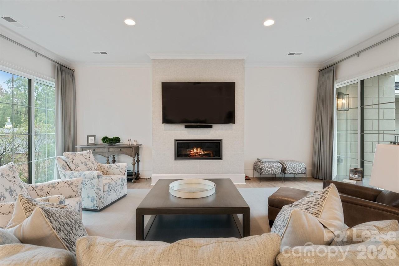 1708 Lombardy Cir #D - Photo 4 of 27