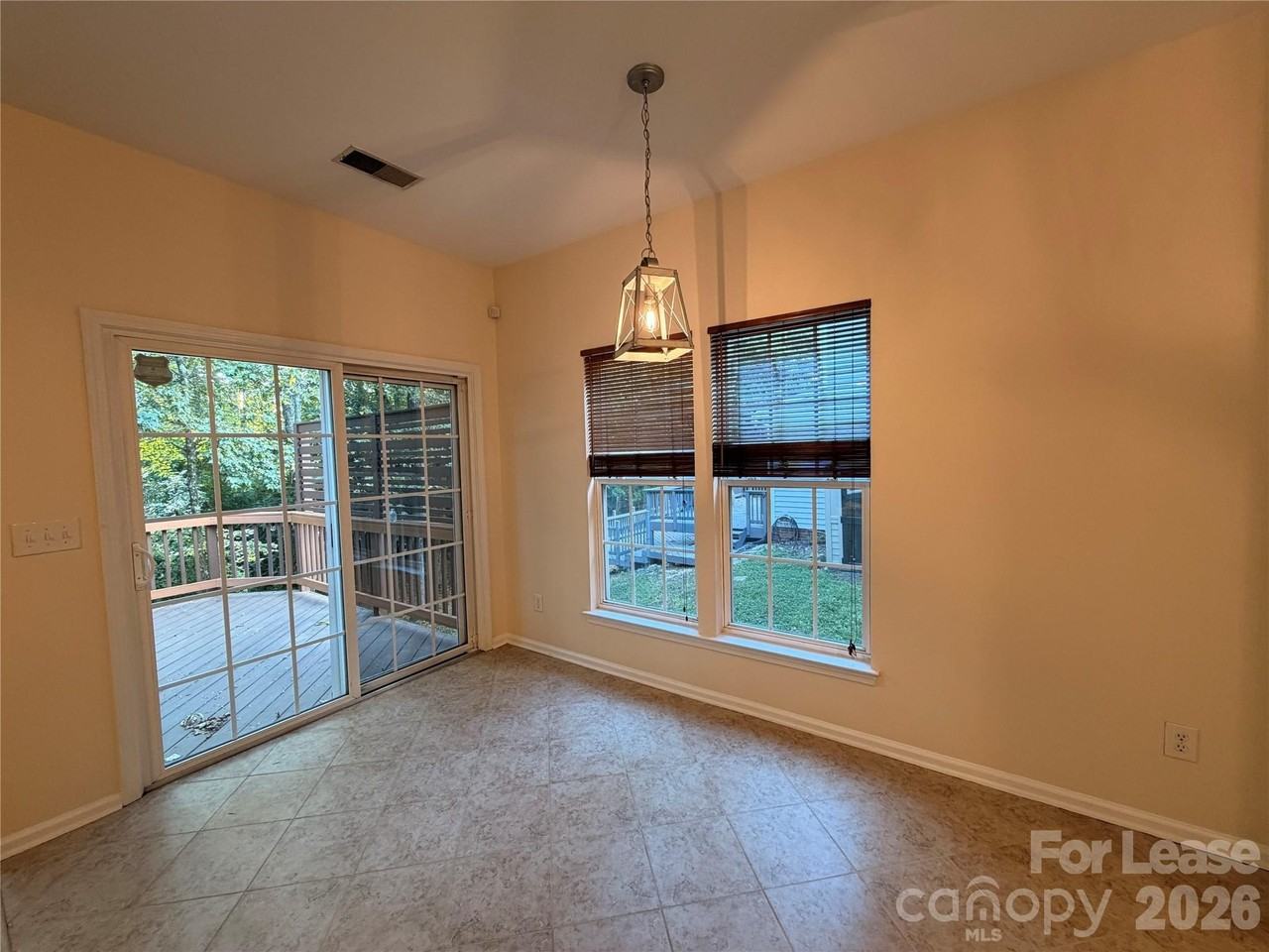 11911 Royal Castle Ct - Photo 5 of 17