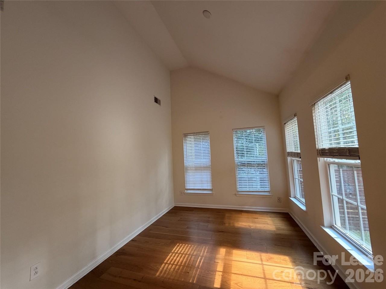 11911 Royal Castle Ct - Photo 6 of 17