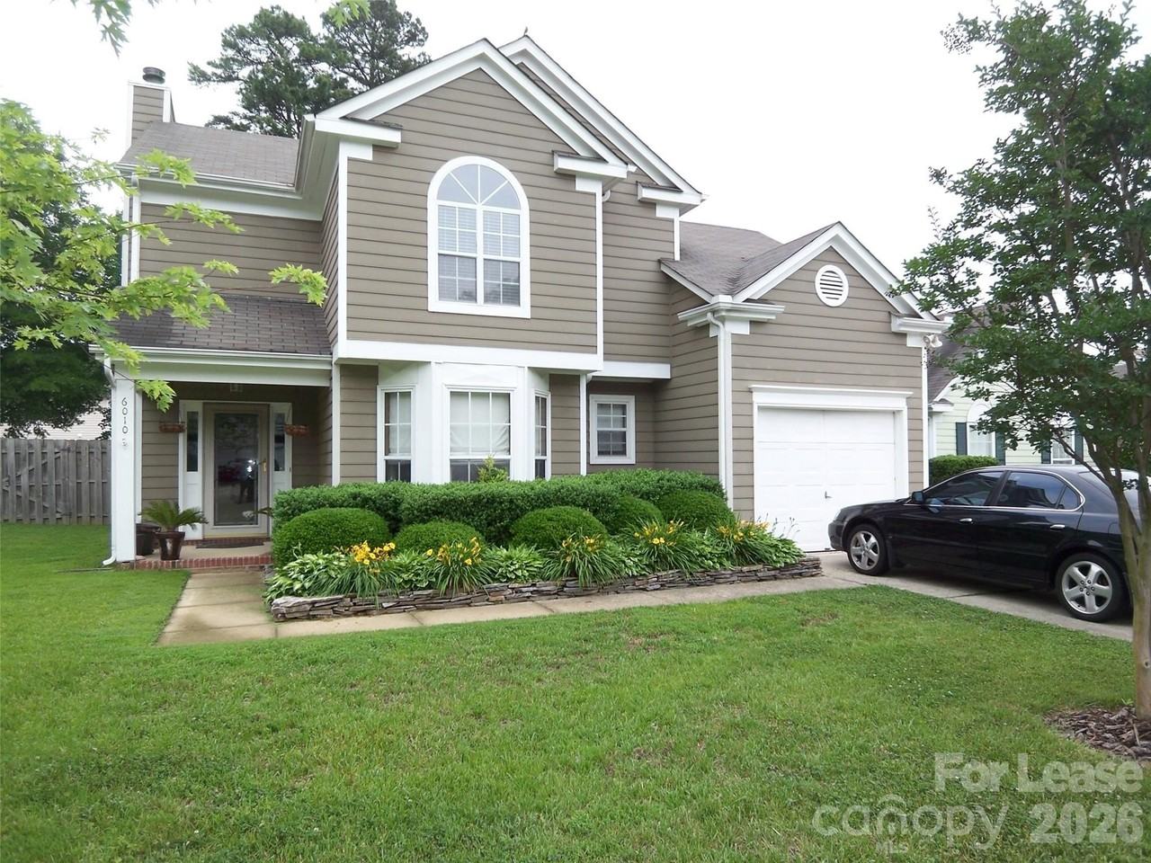 6010 Kenmore Ln