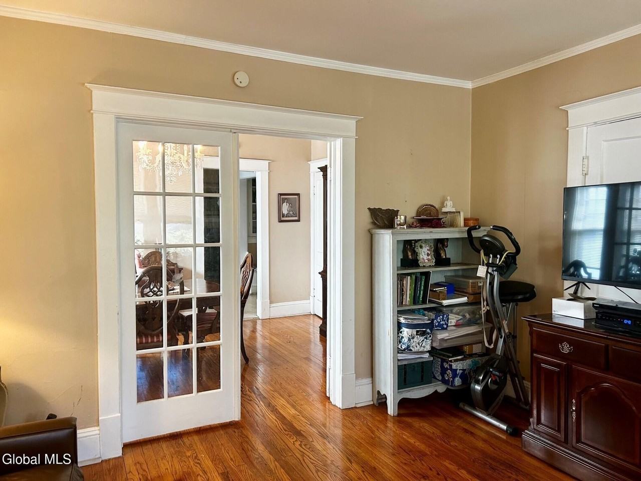 895 Park Ave #1 - Photo 7 of 21