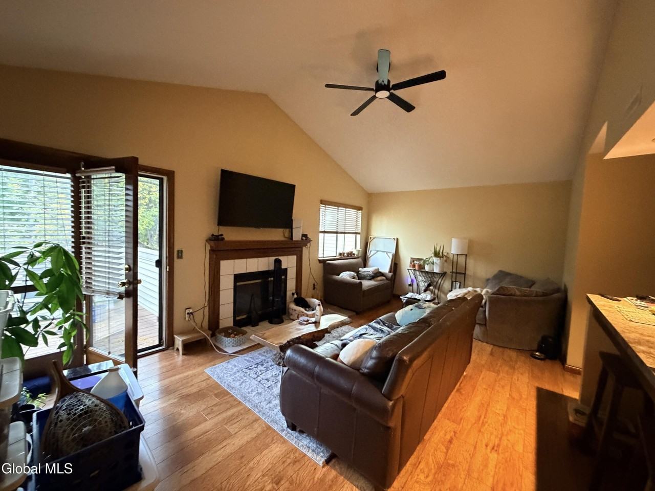 212 Yorktown Dr - Photo 5 of 19