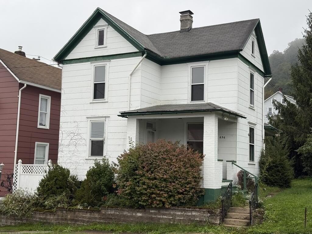 636 Russell Ave - Photo 2 of 21