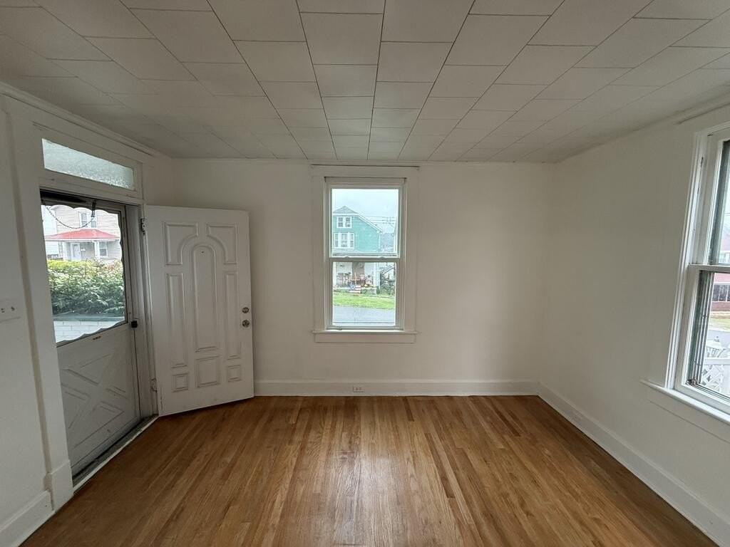 636 Russell Ave - Photo 7 of 21