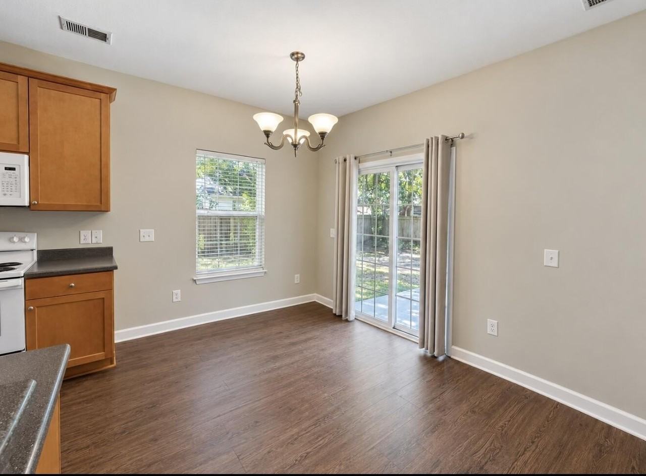 1731 E Avalon Cir - Photo 4 of 11