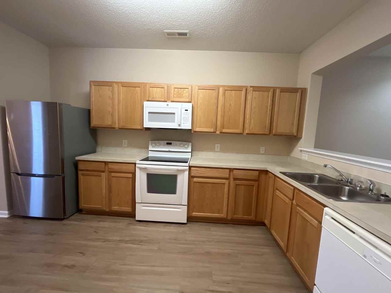 251 Brookshire Rd - Photo 3 of 10