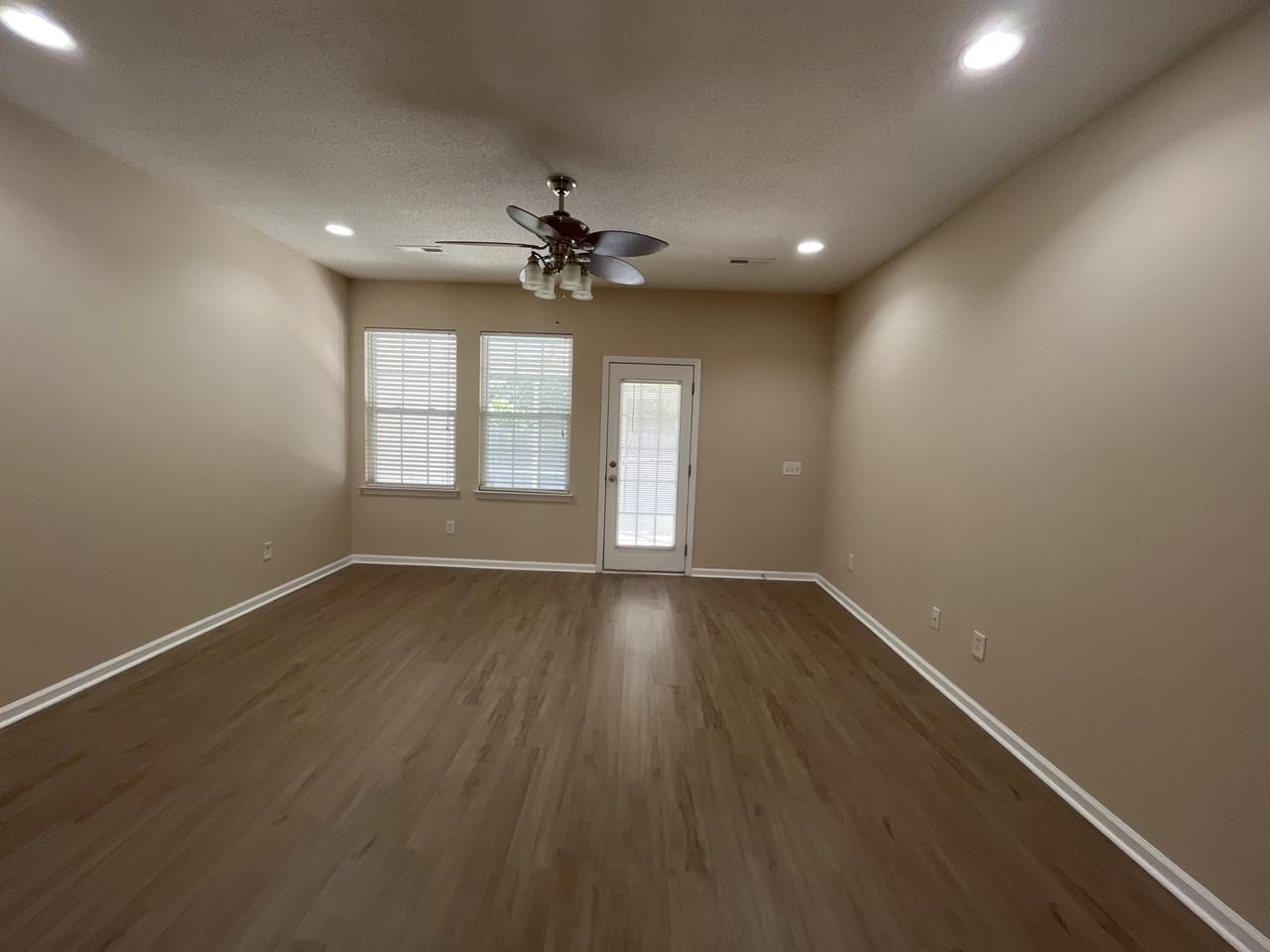 251 Brookshire Rd - Photo 4 of 10