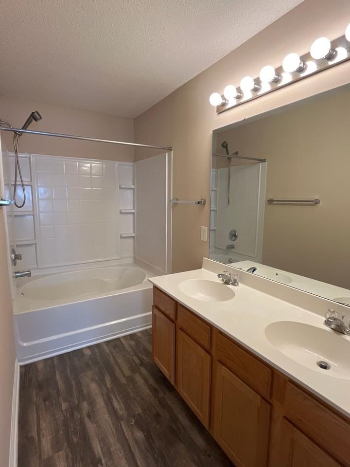 251 Brookshire Rd - Photo 6 of 10