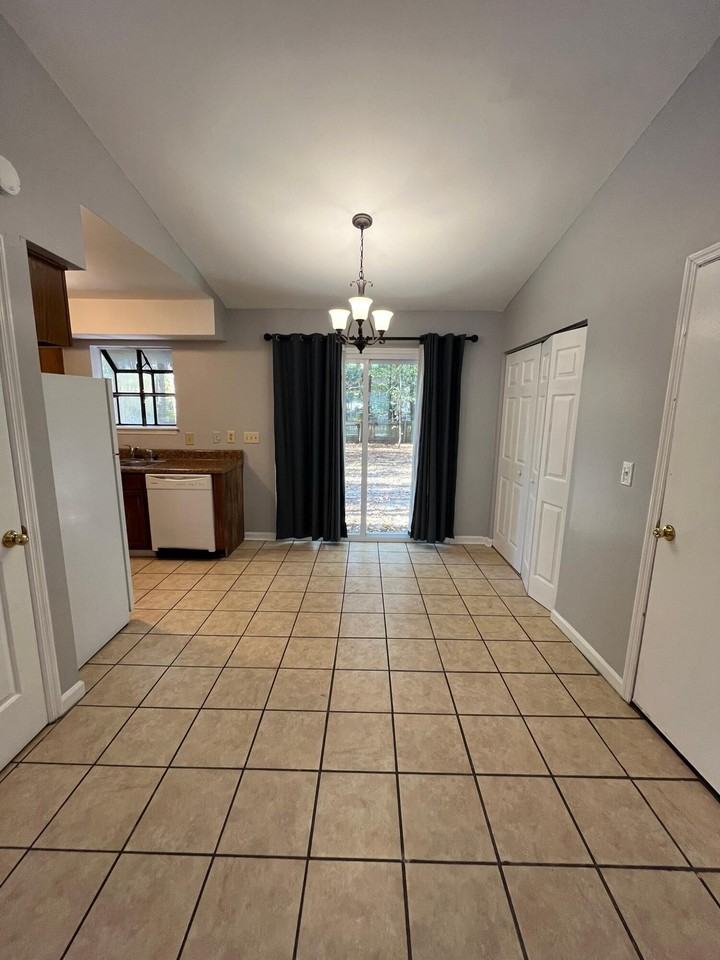 204 Bridgecreek Dr - Photo 6 of 22