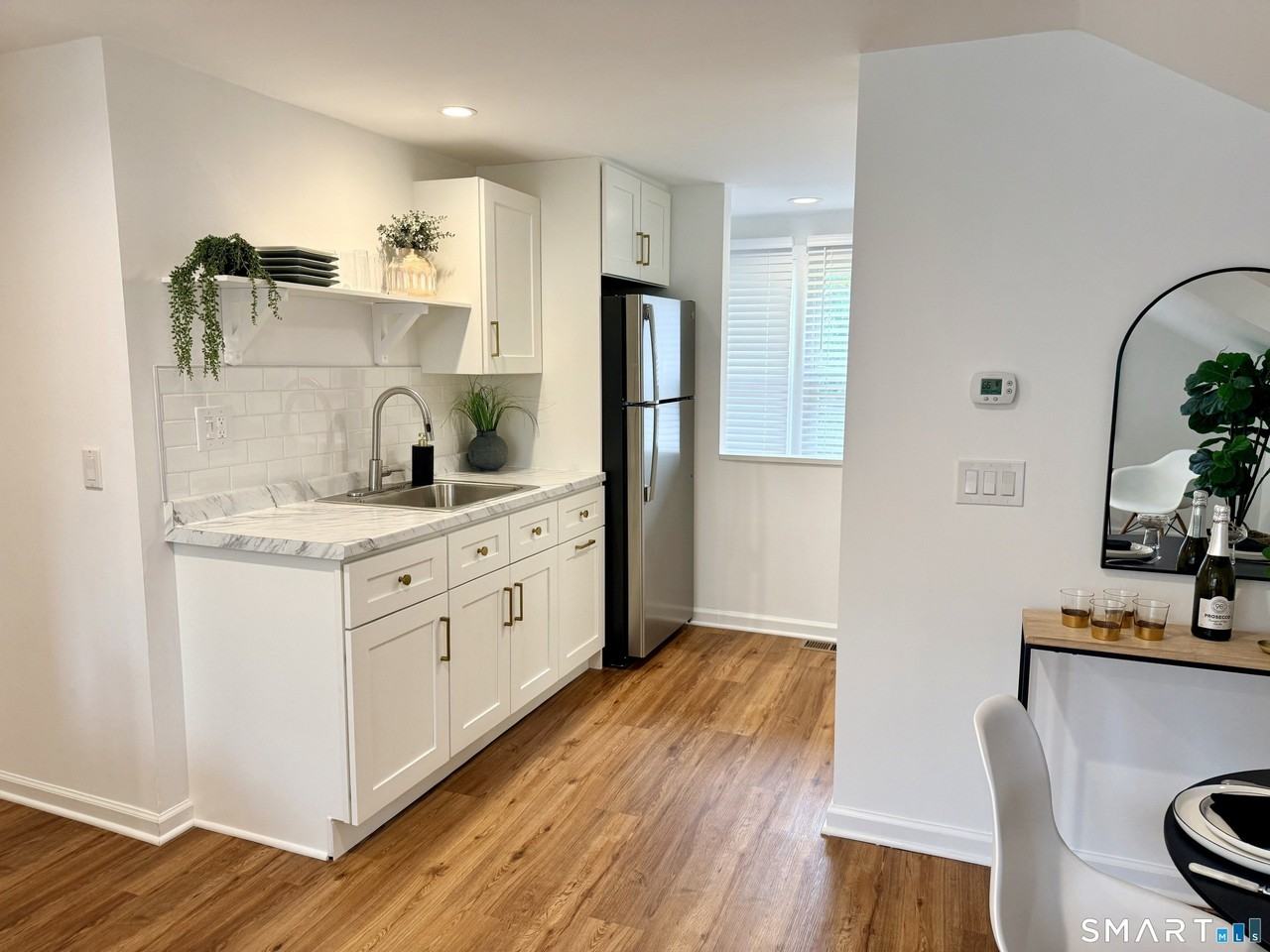 56 Richmondville Ave - Photo 6 of 32