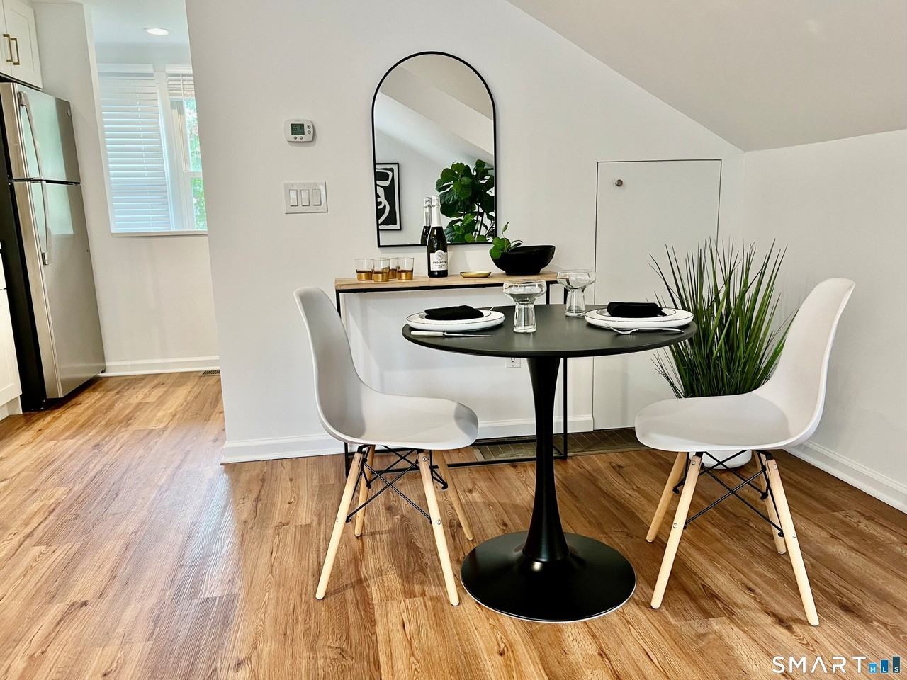 56 Richmondville Ave - Photo 7 of 32