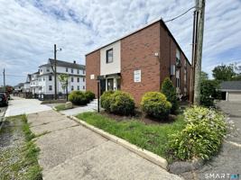 featured image of 155 Wayne St #18