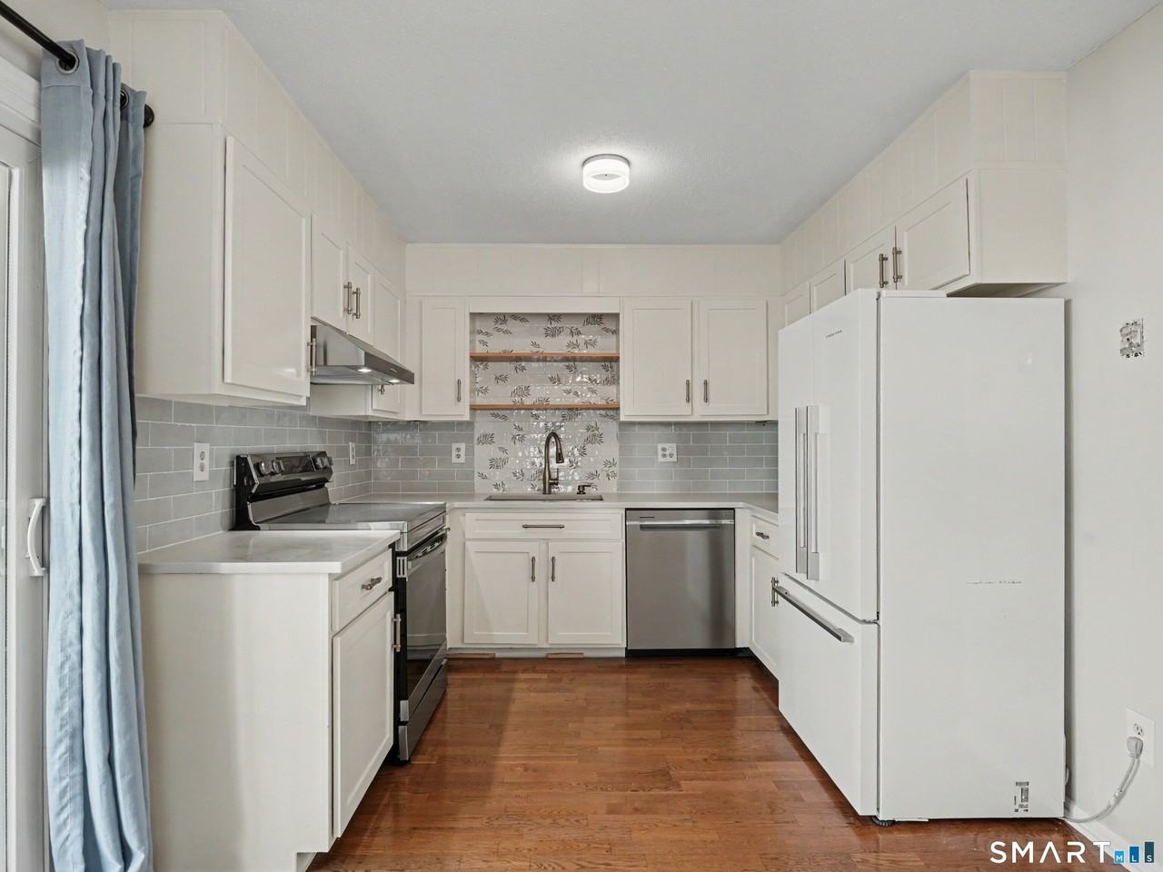 31 Betts Pl #1 - Photo 2 of 17