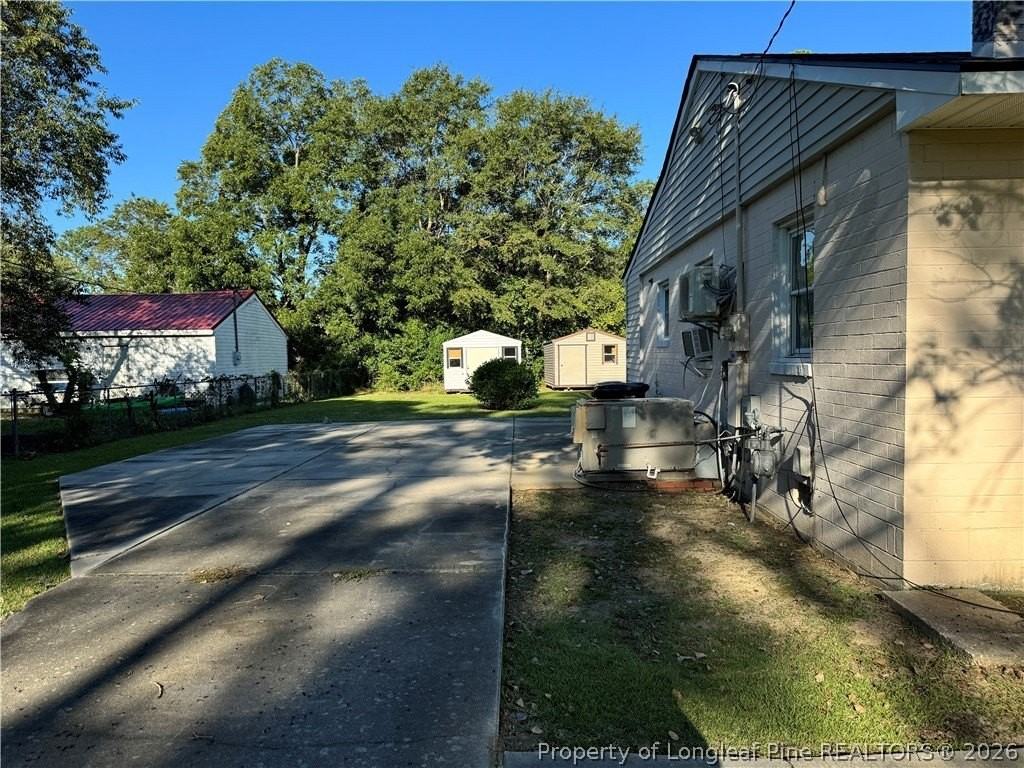 405 N Dickson St - Photo 3 of 24