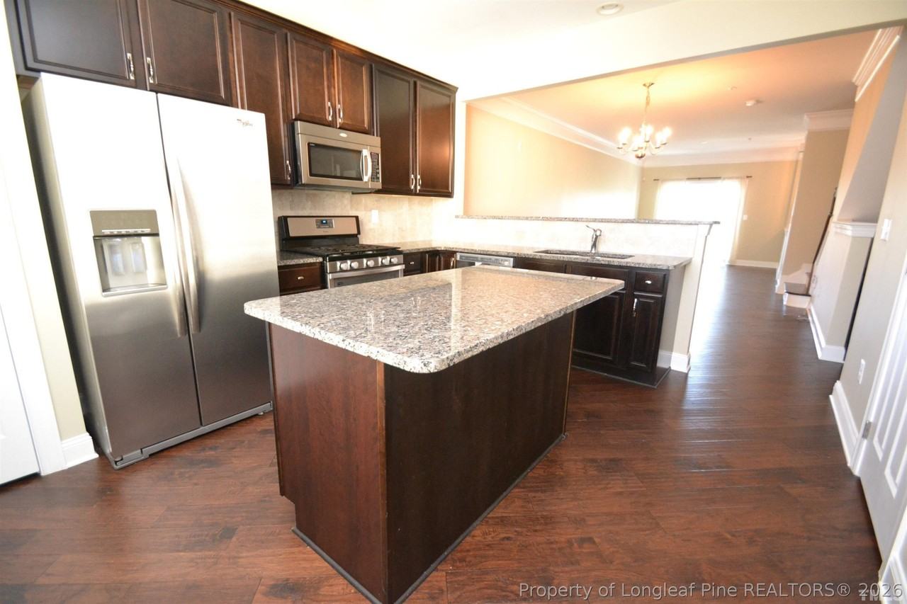 10410 Sablewood Dr #105 - Photo 6 of 46