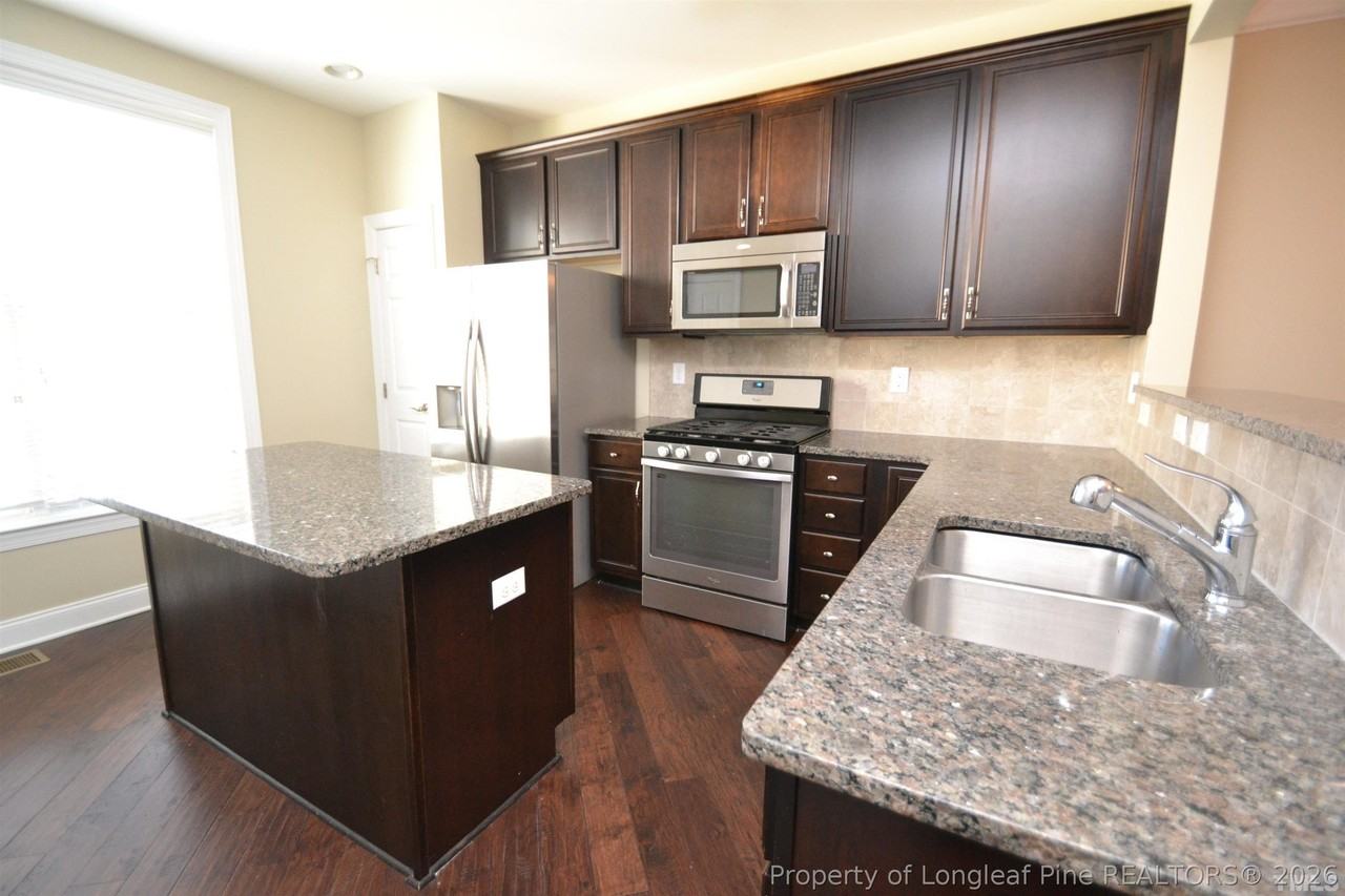 10410 Sablewood Dr #105 - Photo 7 of 46
