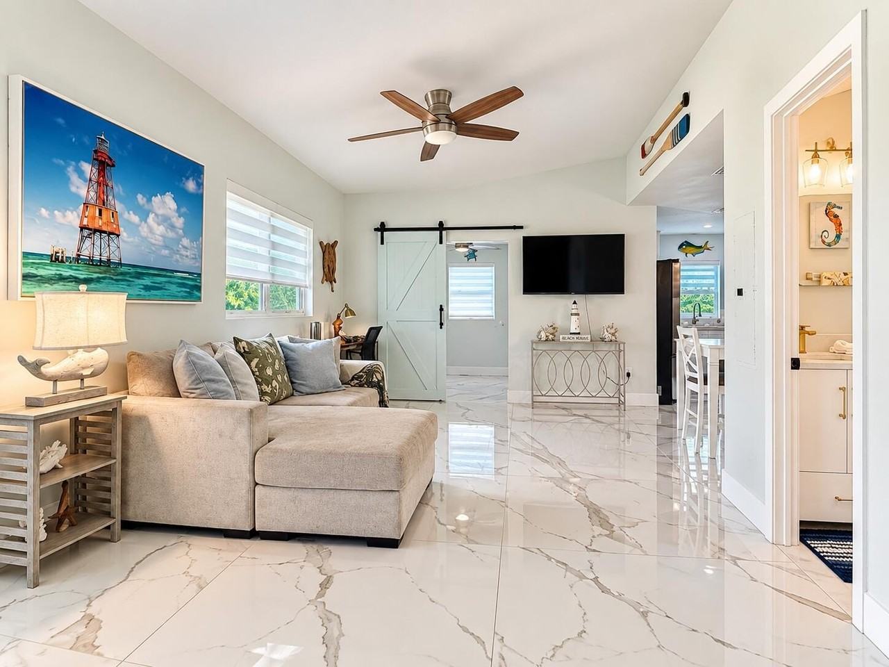 36 Gumbo Limbo Ave - Photo 2 of 13