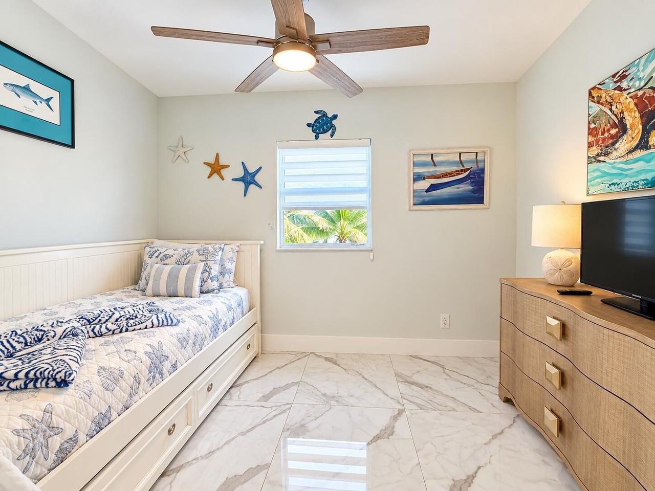 36 Gumbo Limbo Ave - Photo 7 of 13