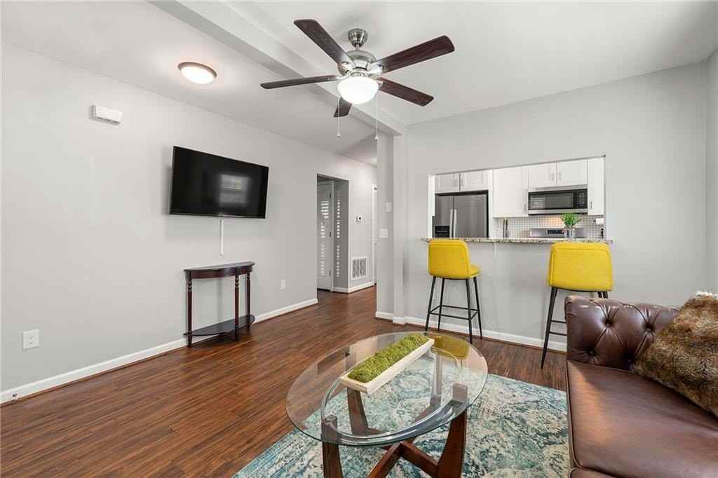 954 Fern Ave Se - Photo 5 of 20