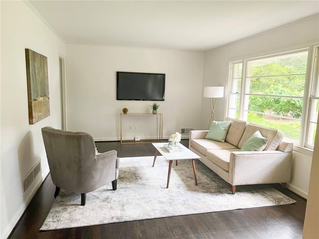 1936 Wellona Pl Ne - Photo 2 of 18