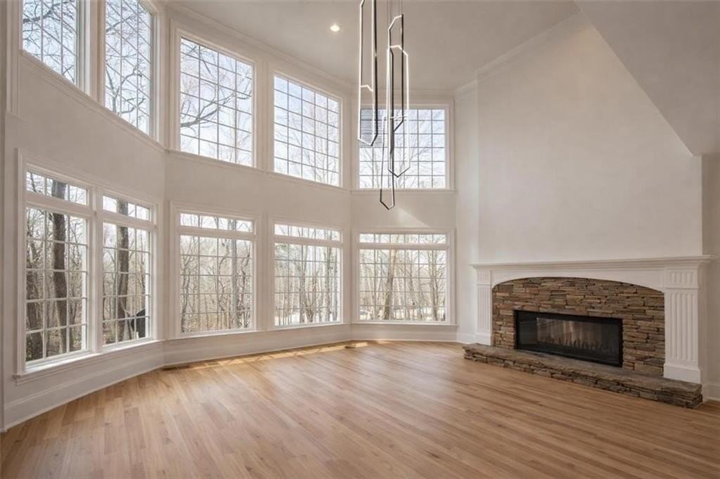 1430 Hillcrest Hts - Photo 3 of 38