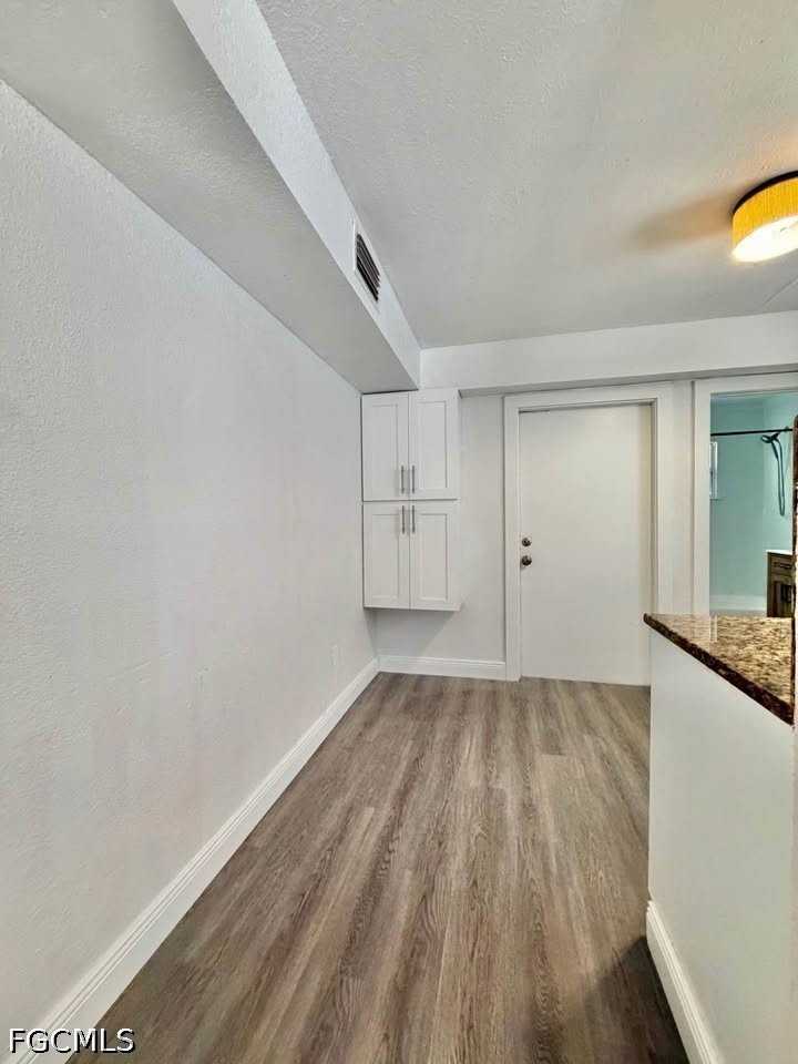 3208 Dale St - Photo 3 of 20