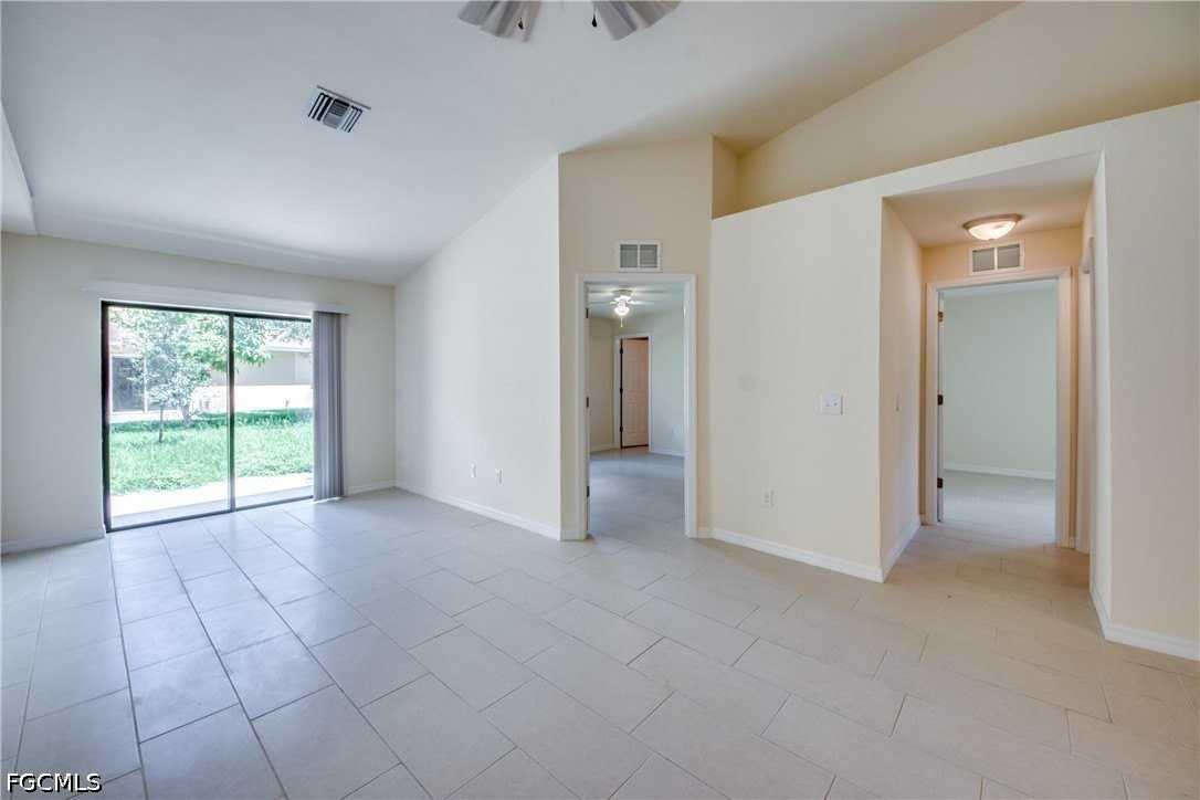 1635 Sw 33rd St - Photo 7 of 22