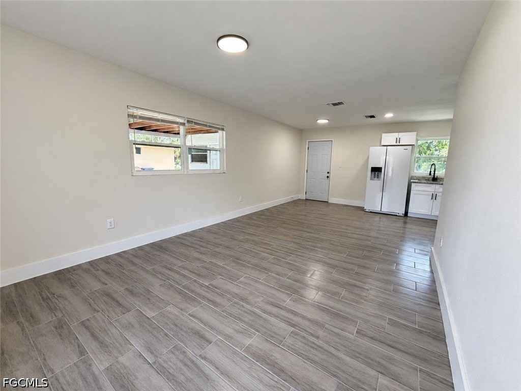 579 Wood Ave - Photo 3 of 13